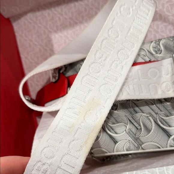 CHRISTIAN LOUBOUTIN LOUBILA HYBRID MONOGRAM
POUCH CROSSBODY BAG IN WHITE/BLACK - Picture 4 of 8